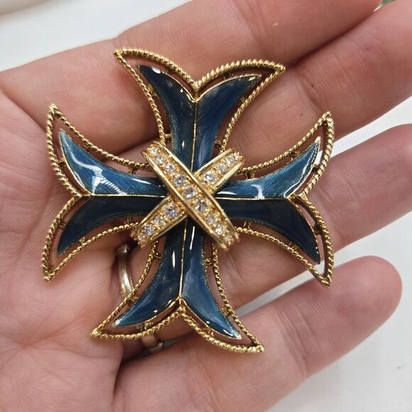 Vintage Monet Regal Gold Tone Teal Blue Enamel Maltese Cross Brooch Signed - Picture 1 of 5